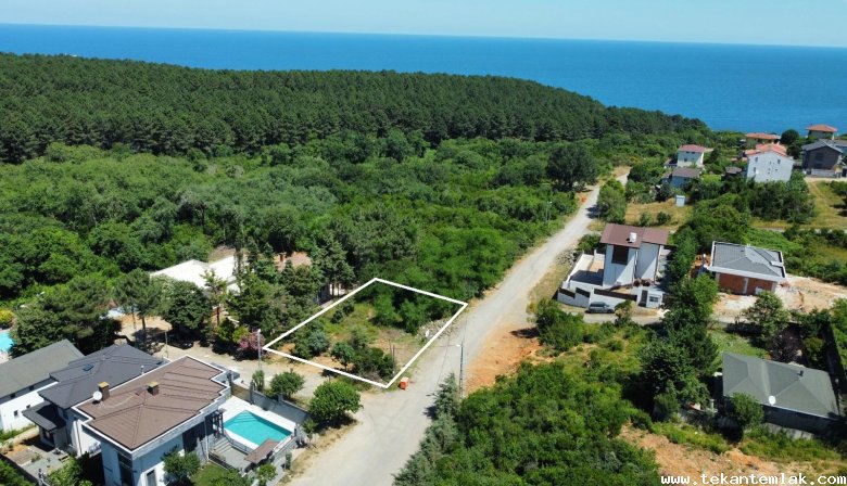 RİVA'DA 470m² YEŞİL ALANA BİTİŞİK ÖZEL KONUMLU KÖŞE ARSA