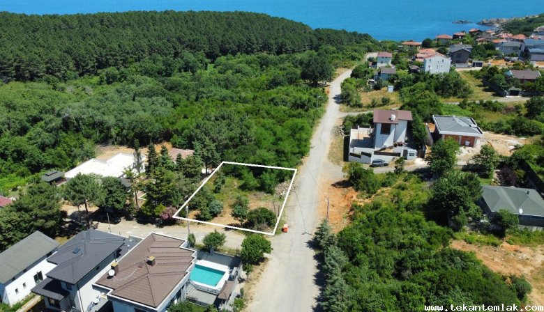 RİVA'DA 470m² YEŞİL ALANA BİTİŞİK ÖZEL KONUMLU KÖŞE ARSA