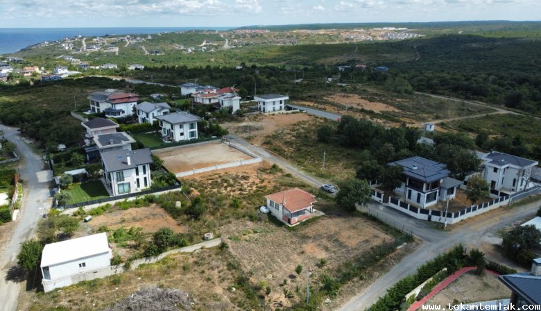 RİVANIN DEĞERLİ KONUMUNDA, VİLLA YAPIMINA UYGUN ARSAv