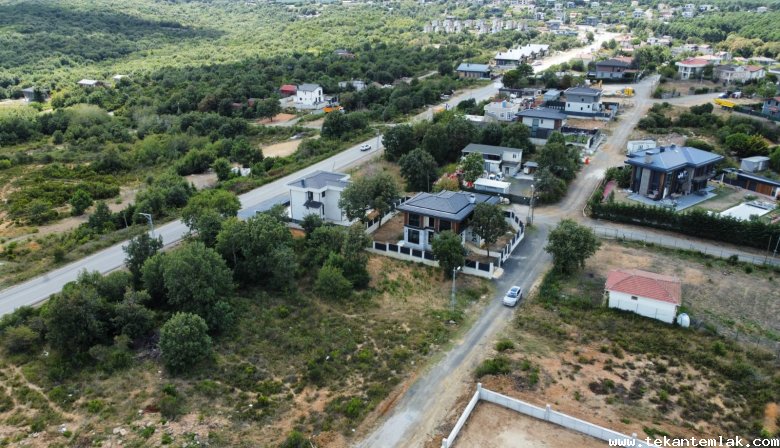 RİVANIN DEĞERLİ KONUMUNDA, VİLLA YAPIMINA UYGUN ARSAv
