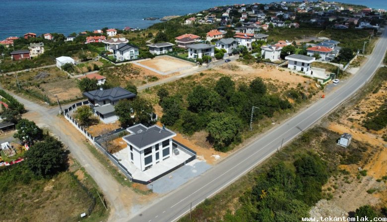 RİVANIN DEĞERLİ KONUMUNDA, VİLLA YAPIMINA UYGUN ARSAv