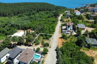 RİVA'DA 470m² YEŞİL ALANA BİTİŞİK ÖZEL KONUMLU KÖŞE ARSA
