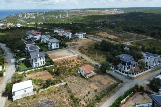 RİVANIN DEĞERLİ KONUMUNDA, VİLLA YAPIMINA UYGUN ARSAv
